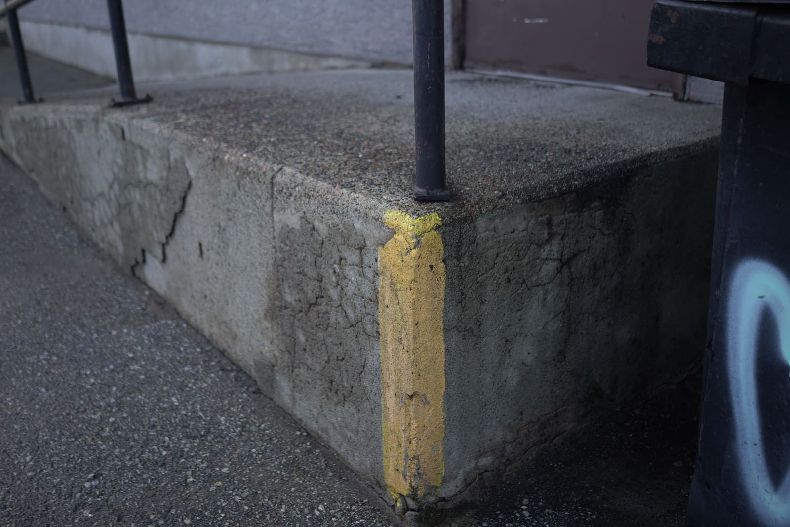 Commercial concrete curb and loading edge after pressure washing